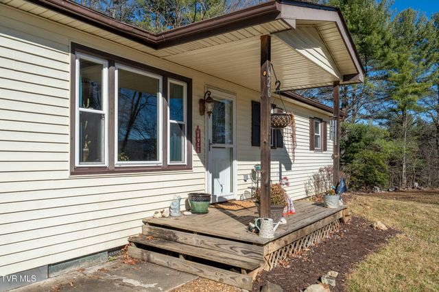 626 Hospital Hill Road, Mountain City, TN 37683