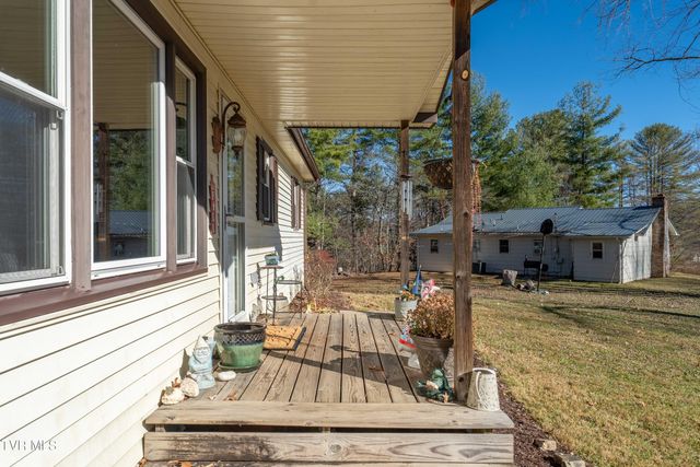 626 Hospital Hill Road, Mountain City, TN 37683