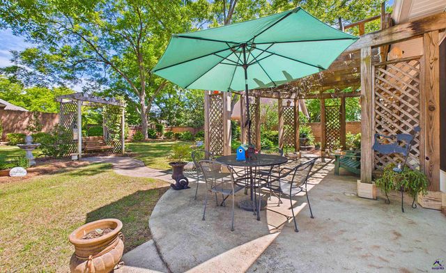 110 Bartlett Way, Centerville, GA 31028