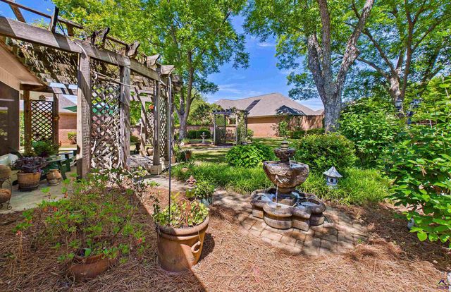 110 Bartlett Way, Centerville, GA 31028