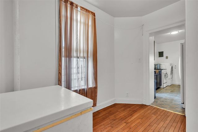 100 W 121 Street 61, New York (manhattan), NY 10027