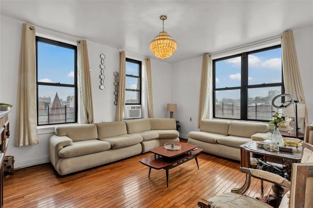 100 W 121 Street 61, New York (manhattan), NY 10027