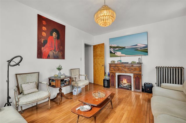 100 W 121 Street 61, New York (manhattan), NY 10027
