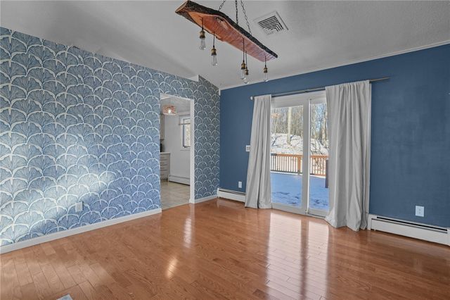 25 Ivy Hollow Court, Cranston, RI 02921