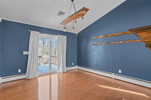 25 Ivy Hollow Court, Cranston, RI 02921