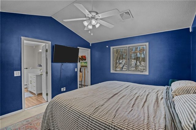 25 Ivy Hollow Court, Cranston, RI 02921