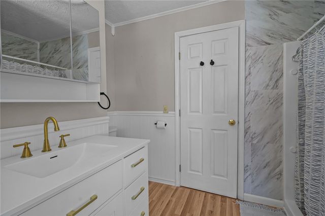 25 Ivy Hollow Court, Cranston, RI 02921