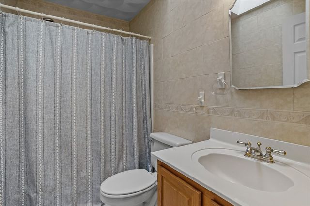 25 Ivy Hollow Court, Cranston, RI 02921