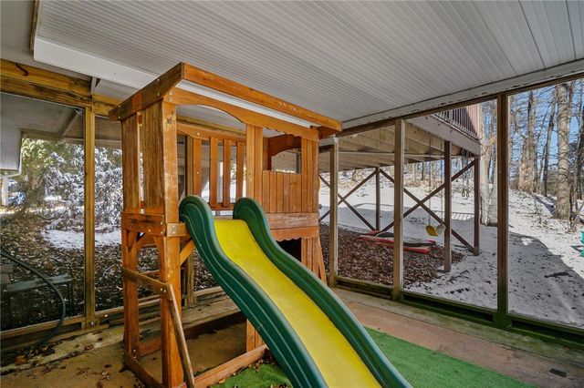 25 Ivy Hollow Court, Cranston, RI 02921