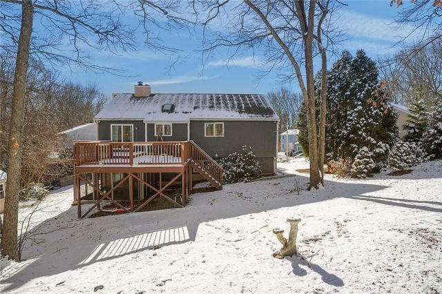 25 Ivy Hollow Court, Cranston, RI 02921