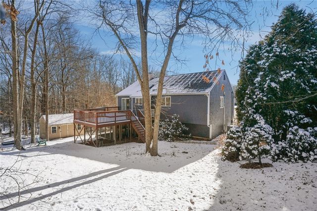 25 Ivy Hollow Court, Cranston, RI 02921