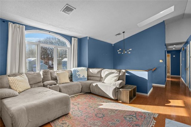 25 Ivy Hollow Court, Cranston, RI 02921