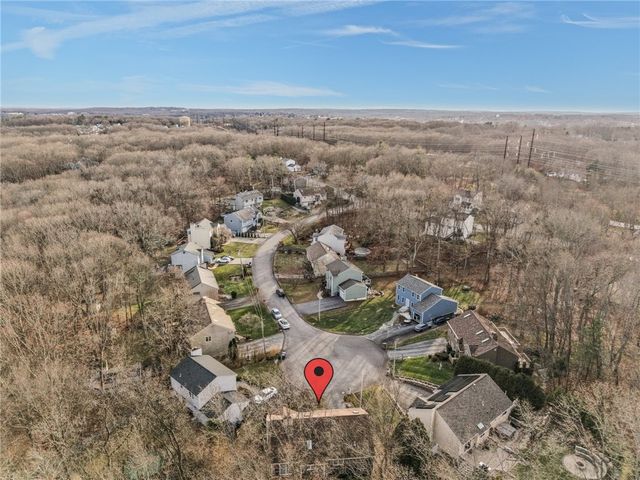 25 Ivy Hollow Court, Cranston, RI 02921
