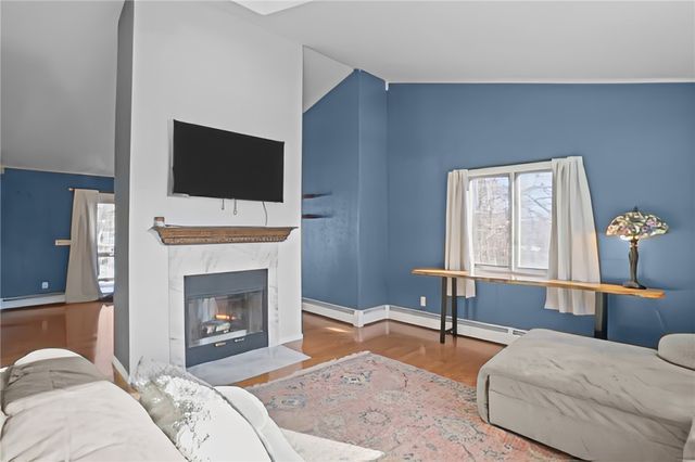 25 Ivy Hollow Court, Cranston, RI 02921