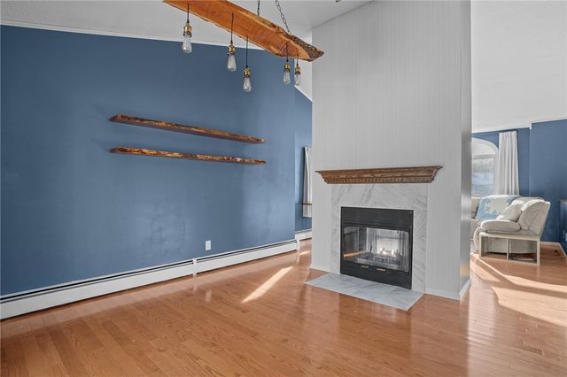 25 Ivy Hollow Court, Cranston, RI 02921