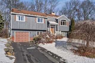 25 Ivy Hollow Court, Cranston, RI 02921