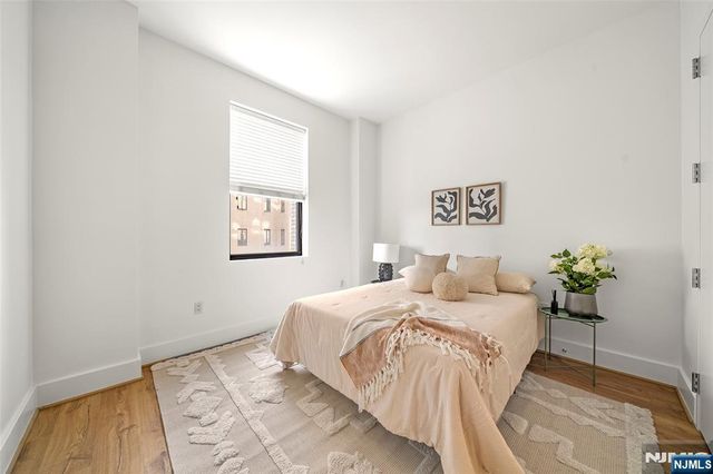 4 Beacon Way 1410, Jersey City, NJ 07304