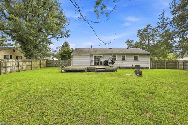 202 Sequoia RD, Portsmouth, VA 23701