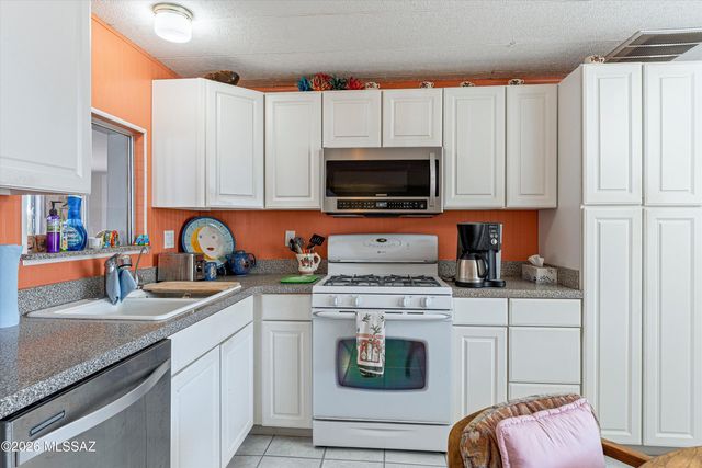 5347 W Flying W Street, Tucson, AZ 85713