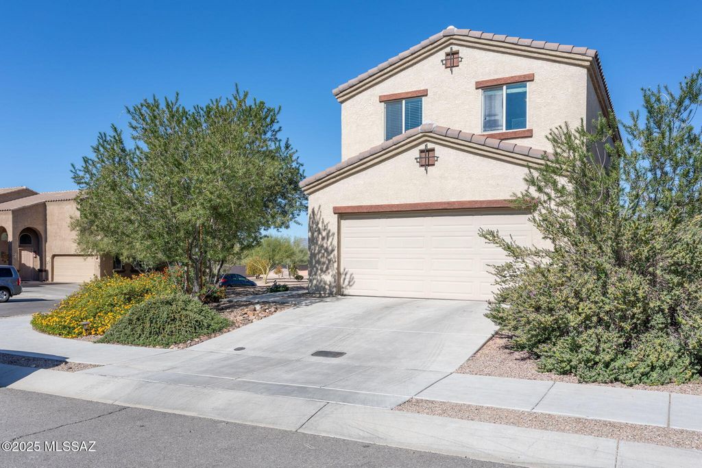 8845 E Abrams Loop, Tucson, AZ 85710