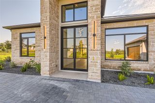 8701 Rollins DR, Austin, TX 78738