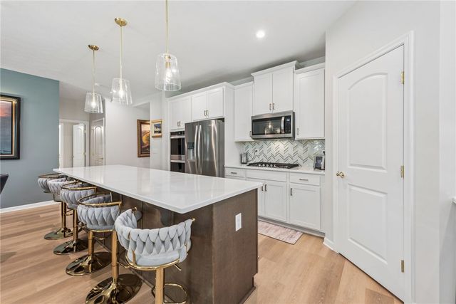 3003 Audrey Dr, Hempfield Twp, PA 15601