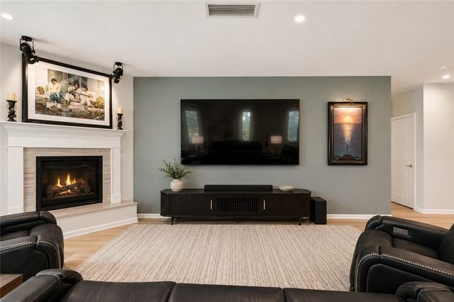 3003 Audrey Dr, Hempfield Twp, PA 15601