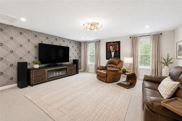 3003 Audrey Dr, Hempfield Twp, PA 15601