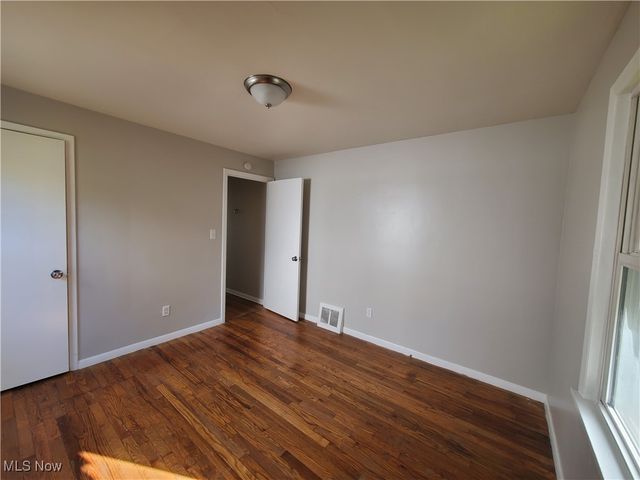 4287 E 162nd Street, Cleveland, OH 44128