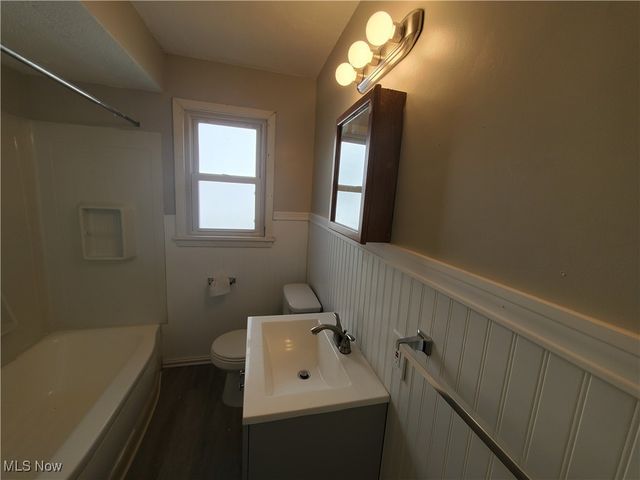 4287 E 162nd Street, Cleveland, OH 44128