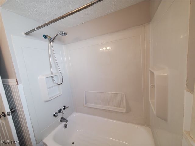 4287 E 162nd Street, Cleveland, OH 44128