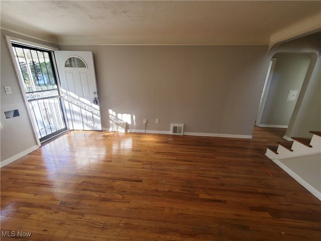 4287 E 162nd Street, Cleveland, OH 44128