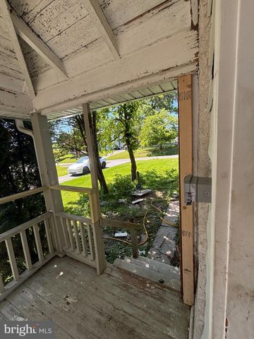 888 WALNUT ST, Honey Brook, PA 19344