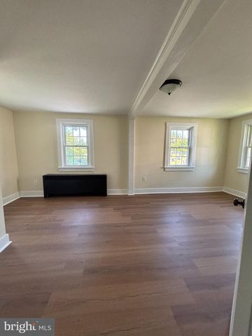 888 WALNUT ST, Honey Brook, PA 19344