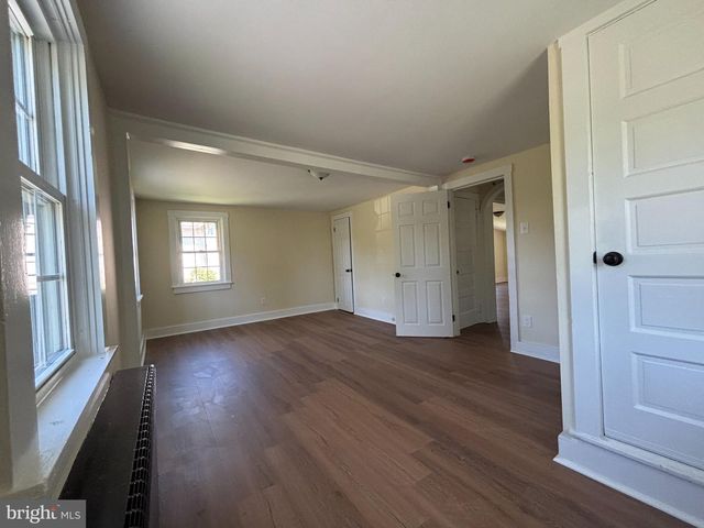 888 WALNUT ST, Honey Brook, PA 19344