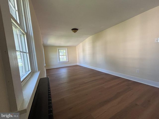 888 WALNUT ST, Honey Brook, PA 19344