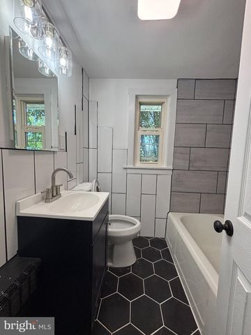888 WALNUT ST, Honey Brook, PA 19344