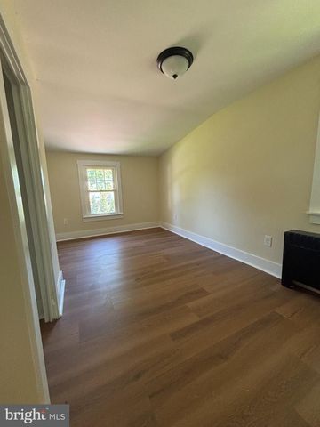 888 WALNUT ST, Honey Brook, PA 19344