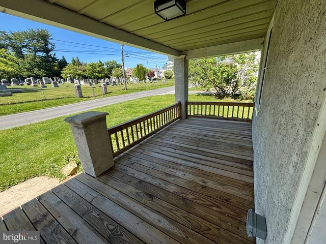 888 WALNUT ST, Honey Brook, PA 19344