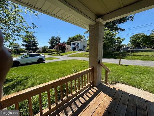 888 WALNUT ST, Honey Brook, PA 19344