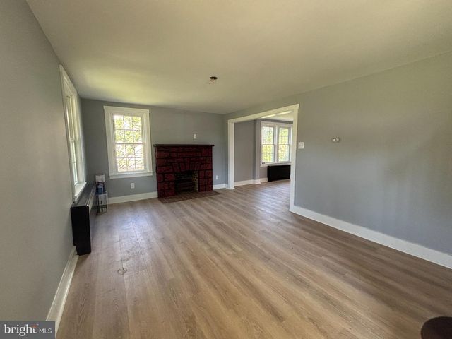 888 WALNUT ST, Honey Brook, PA 19344