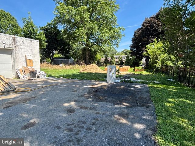 888 WALNUT ST, Honey Brook, PA 19344