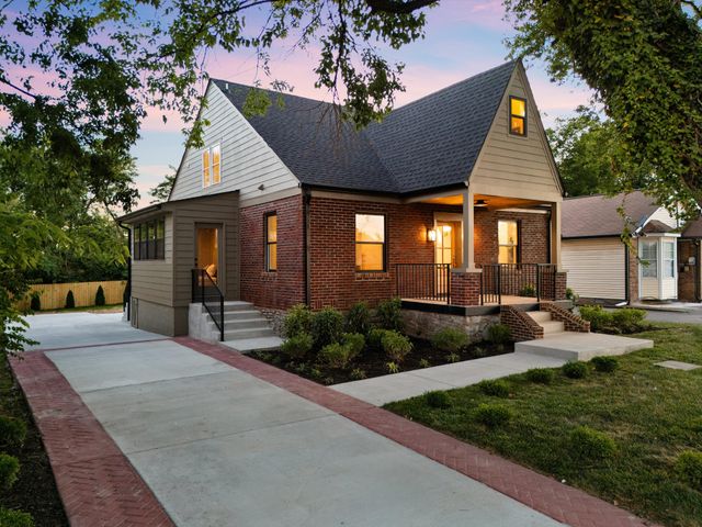 1012 Hart Ln, Nashville, TN 37216