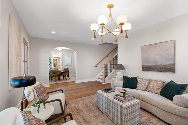 1012 Hart Ln, Nashville, TN 37216