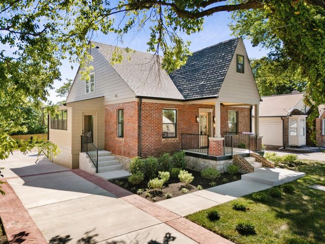 1012 Hart Ln, Nashville, TN 37216