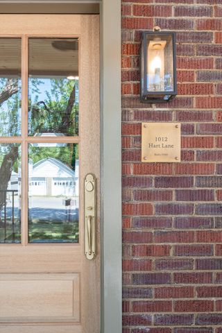 1012 Hart Ln, Nashville, TN 37216