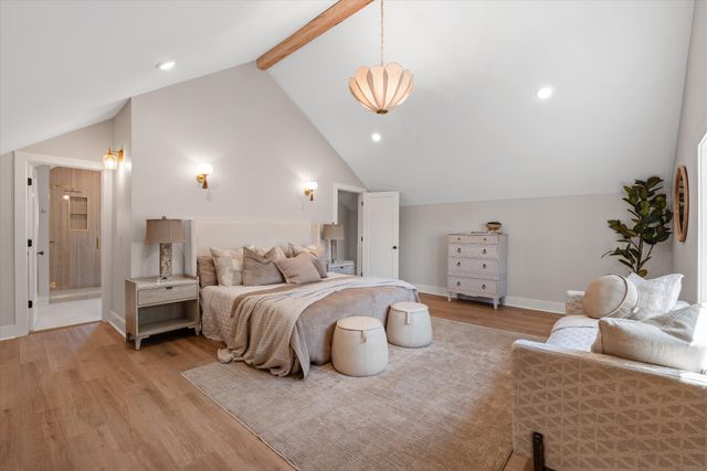 1012 Hart Ln, Nashville, TN 37216