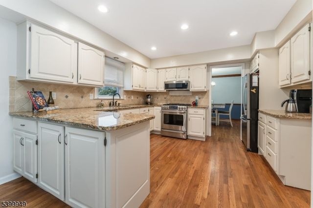 3 Grace Dr, Clinton Twp., NJ 08801