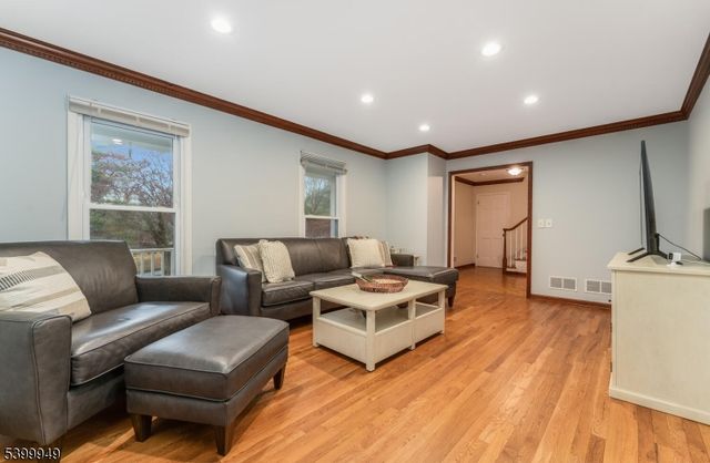 3 Grace Dr, Clinton Twp., NJ 08801