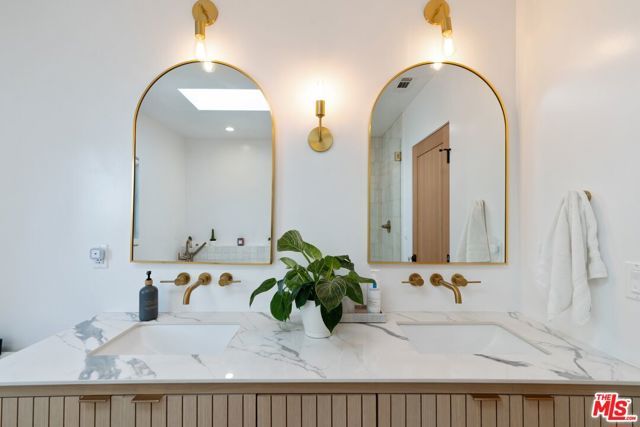 1861 W 38th Street, Los Angeles, CA 90062
